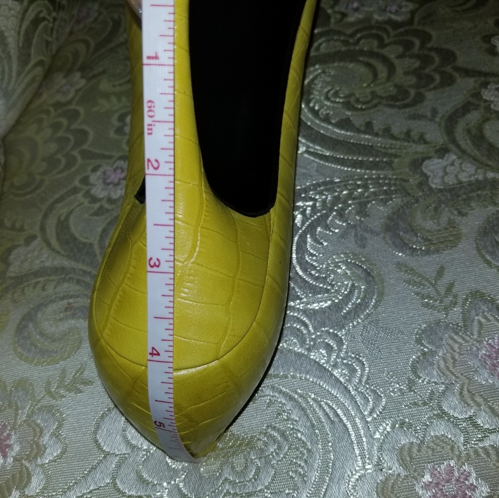 Leather Pumps - image 7